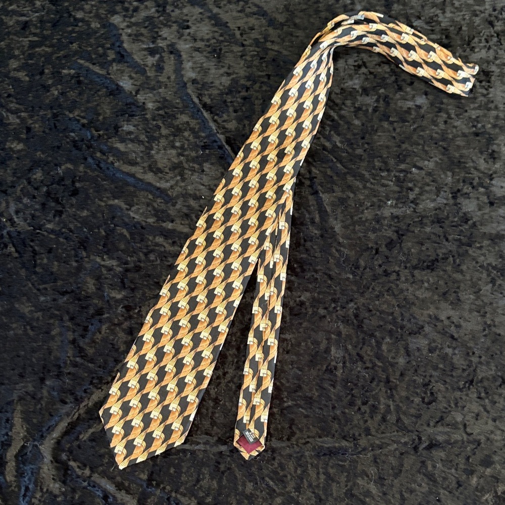 Stylish Patterned Tie